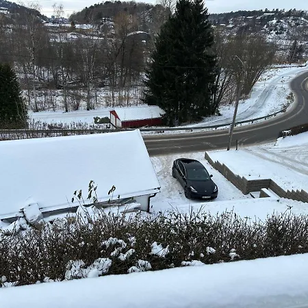 Leilighet I Kjelleren Naer Torp * Sandefjord