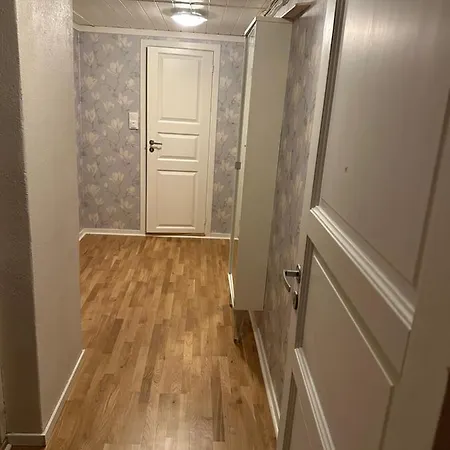 Leilighet I Kjelleren Naer Torp * Sandefjord