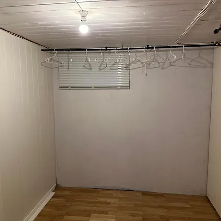 Pansiyon Leilighet I Kjelleren Naer Torp *