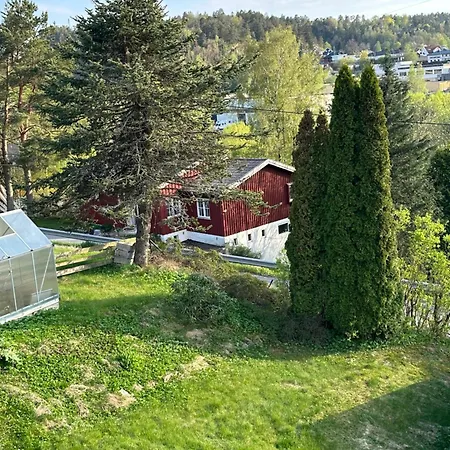 Leilighet I Kjelleren Naer Torp Pansiyon