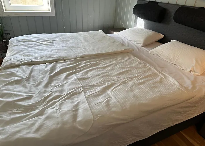 Leilighet I Kjelleren Naer Torp 桑讷菲尤尔